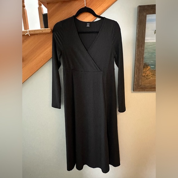 NWOT • SHEIN Maternity Wrap Dress - Picture 2 of 5